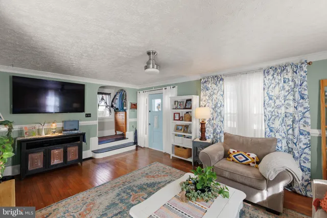 $2,000 | 308 West Main Street, Front Royal, VA 22630