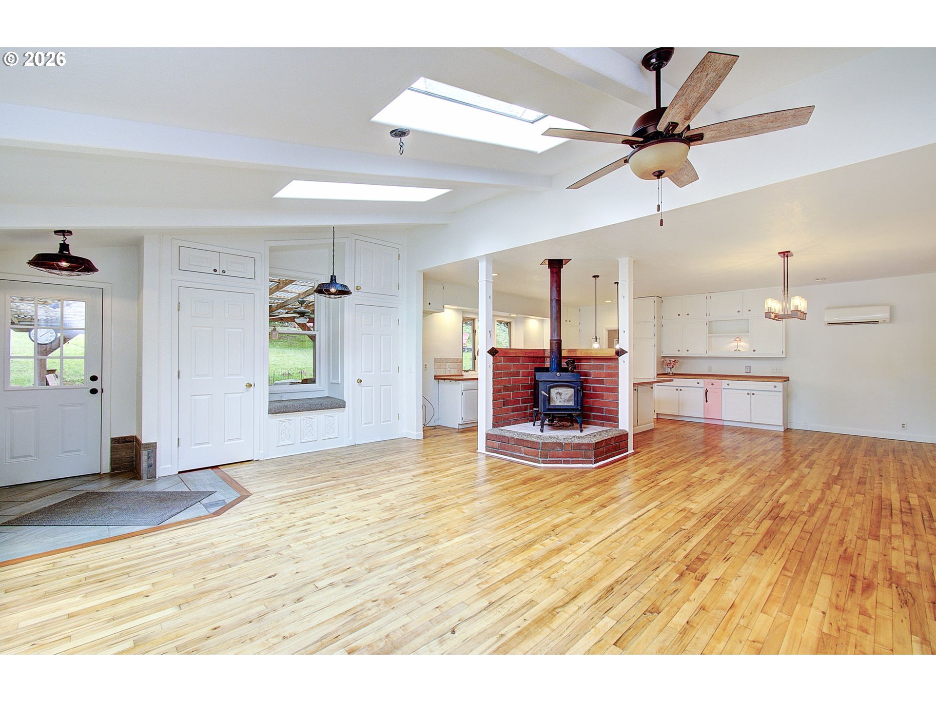 19432 Northeast Mattson Road Brush Prairie, WA 98606 - Photo 3 of 47 Great Room