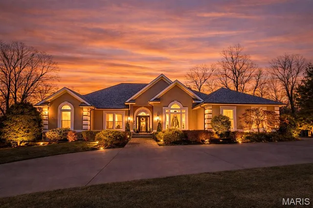 $1,200,000 | 444 Windwood Lake Drive, Cape Girardeau, MO 63701