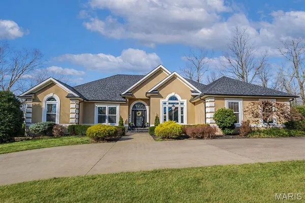 $1,100,000 | 444 Windwood Lake Drive, Cape Girardeau, MO 63701