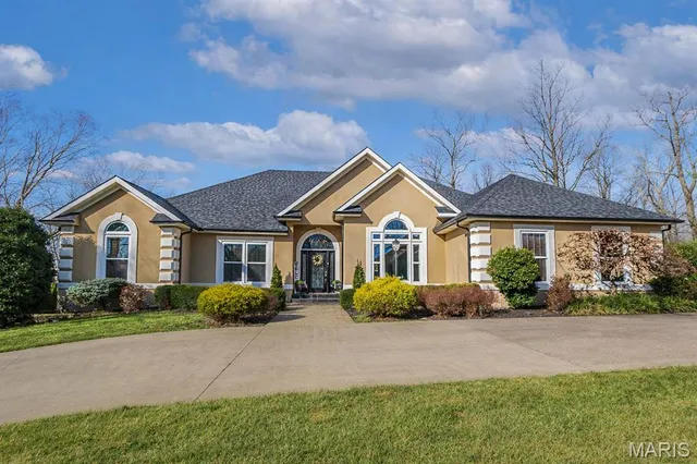 $1,200,000 | 444 Windwood Lake Drive, Cape Girardeau, MO 63701