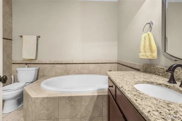 $1,100,000 | 444 Windwood Lake Drive, Cape Girardeau, MO 63701