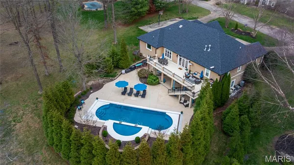 $1,100,000 | 444 Windwood Lake Drive, Cape Girardeau, MO 63701