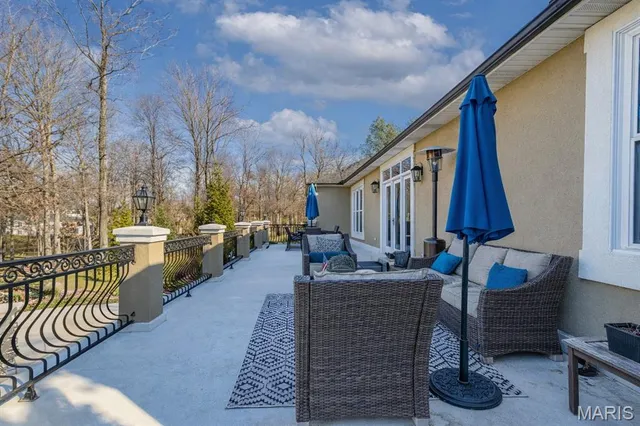 $1,200,000 | 444 Windwood Lake Drive, Cape Girardeau, MO 63701