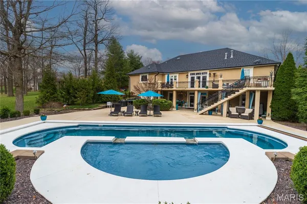 $1,100,000 | 444 Windwood Lake Drive, Cape Girardeau, MO 63701