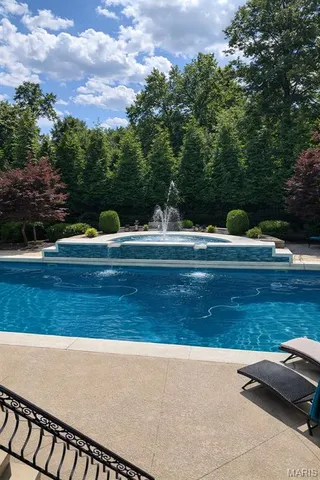 $1,200,000 | 444 Windwood Lake Drive, Cape Girardeau, MO 63701