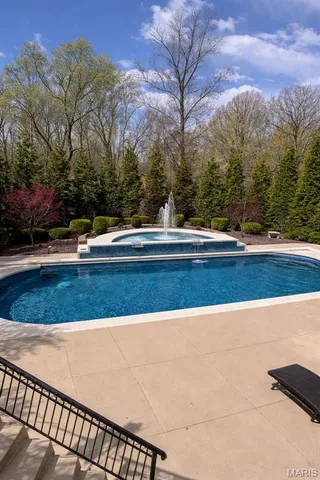 $1,200,000 | 444 Windwood Lake Drive, Cape Girardeau, MO 63701