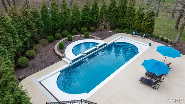 $1,100,000 | 444 Windwood Lake Drive, Cape Girardeau, MO 63701