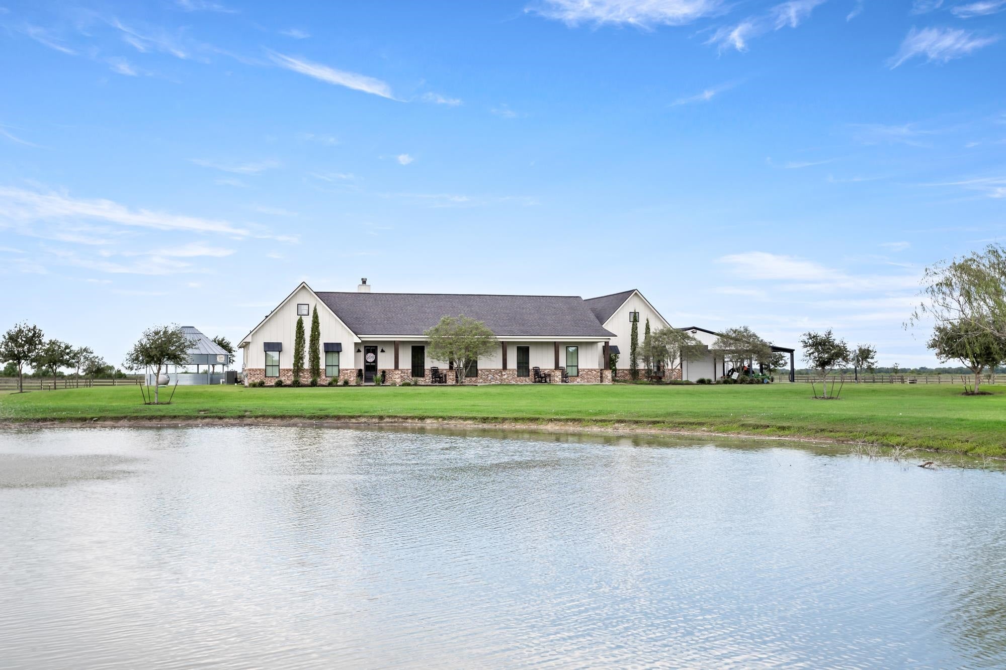 5350 Thompson Road Nome, TX 77629 - Photo 4 of 49 Gallery Image 4