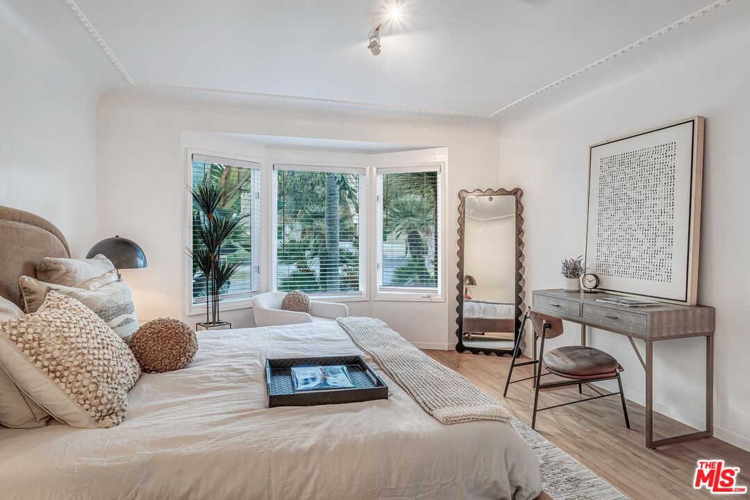 4216 Woodcliff Road Sherman Oaks, CA 91403 - Photo 23 of 56