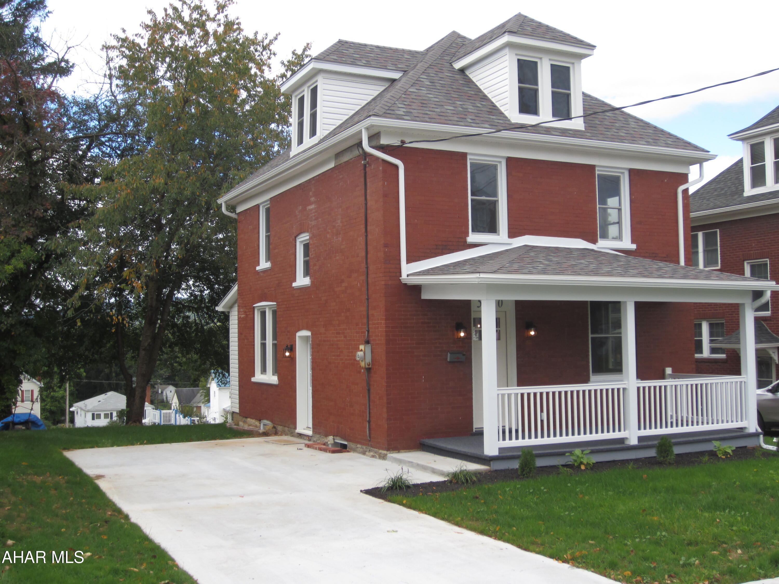 520 Maple Street Roaring Spring, PA 16673 - Photo 3 of 34 Gallery Image 3