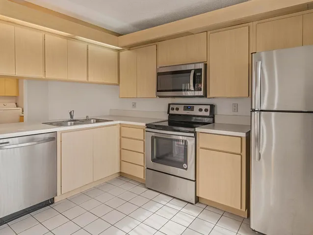 $299,900 | 1923 Stratford Way, West Palm Beach, FL 33409