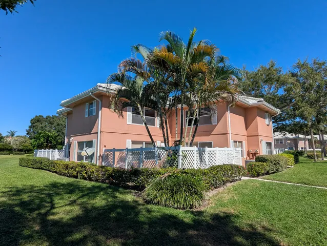 $299,900 | 1923 Stratford Way, West Palm Beach, FL 33409