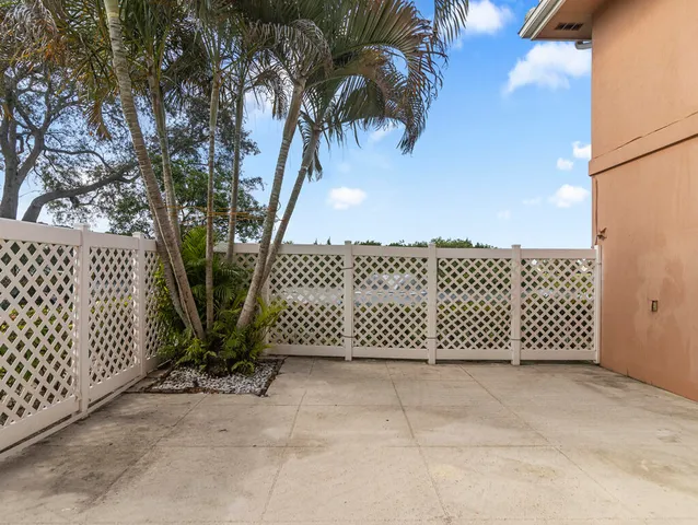 $299,900 | 1923 Stratford Way, West Palm Beach, FL 33409