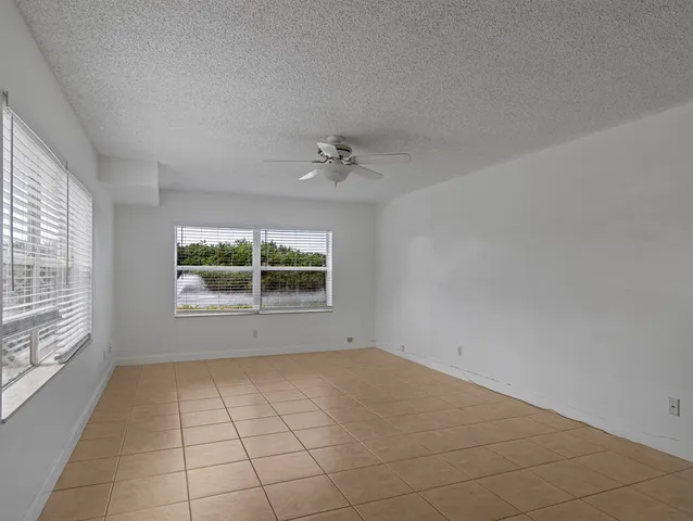$299,900 | 1923 Stratford Way, West Palm Beach, FL 33409