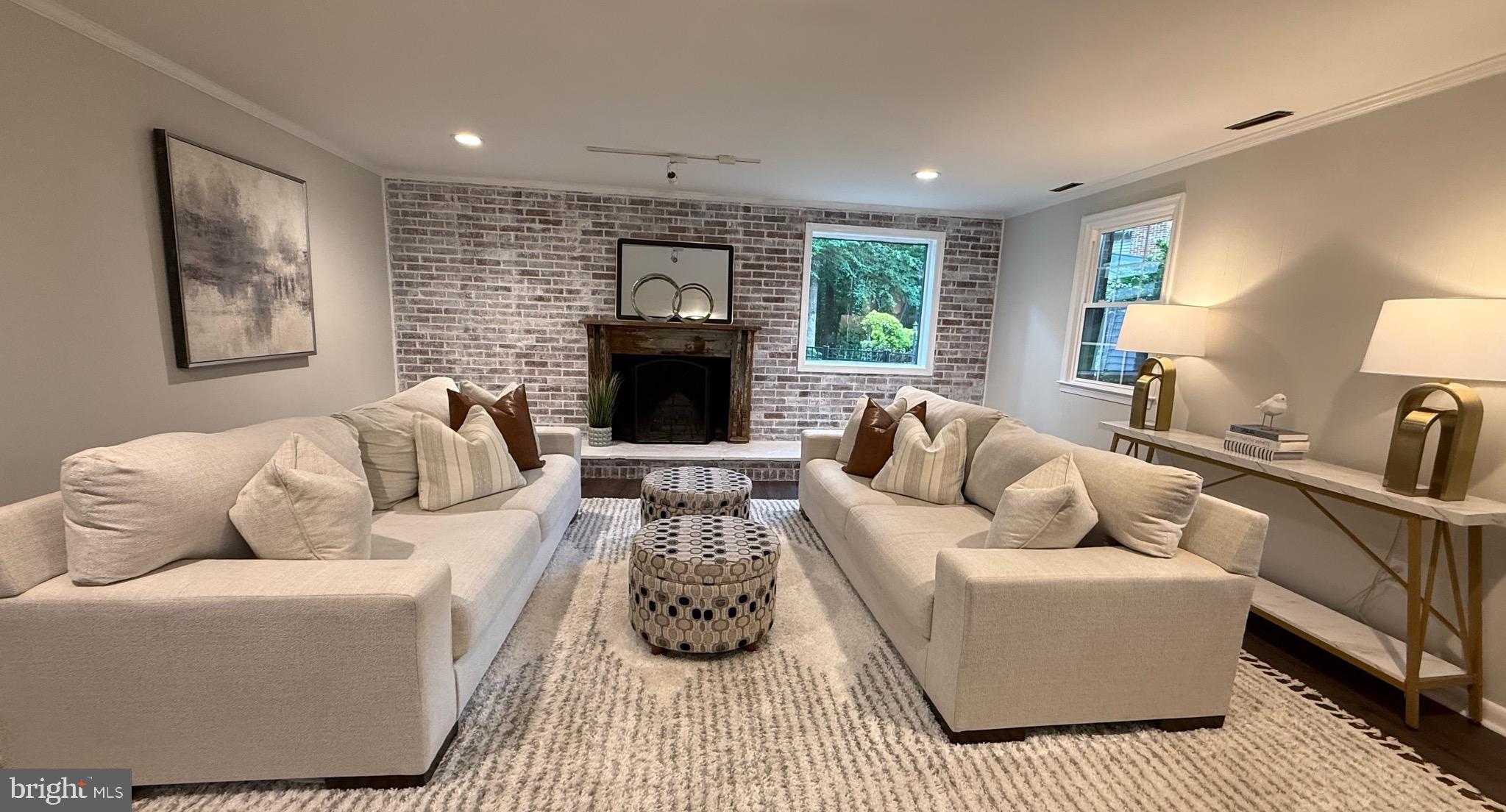 9713 Rhapsody Drive Vienna, VA 22181 - Photo 2 of 4 Sizable Family Room