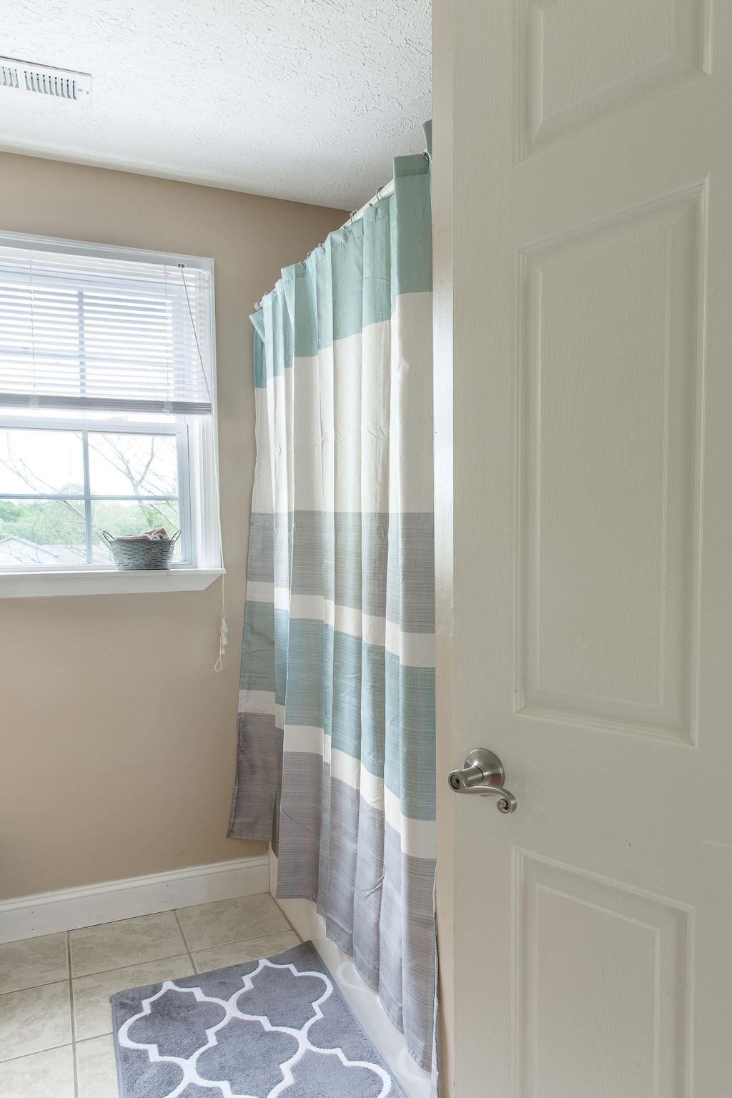1085 Kathryn Road Mount Juliet, TN 37122 - Photo 16 of 25 Full guest bath