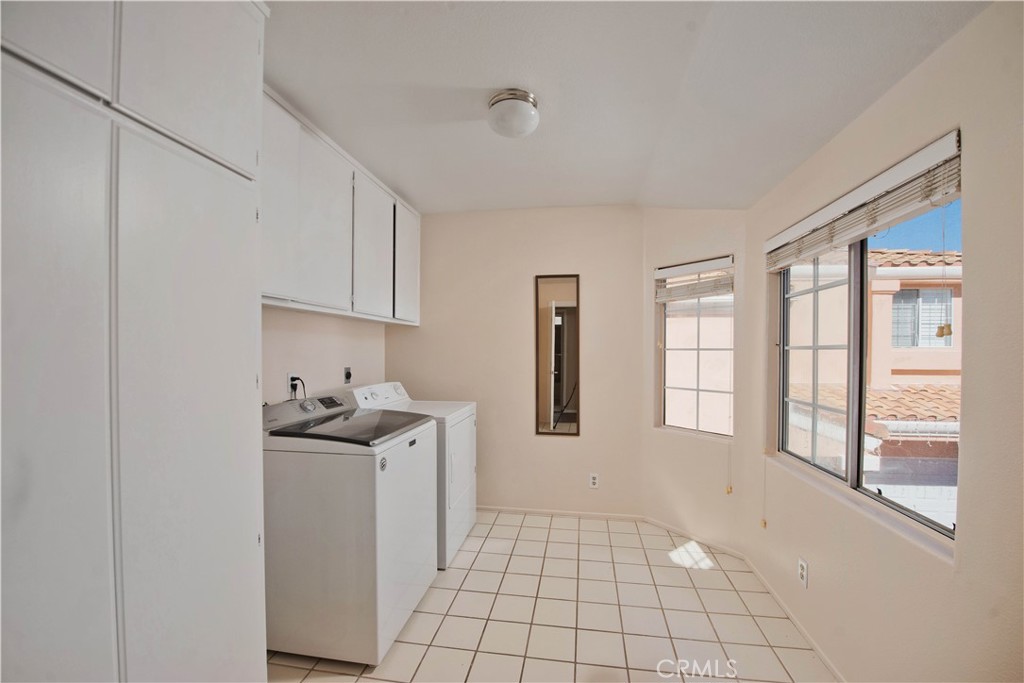 25829 Blake Court Stevenson Ranch, CA 91381 - Photo 27 of 33 Upstairs Laundry Rooom