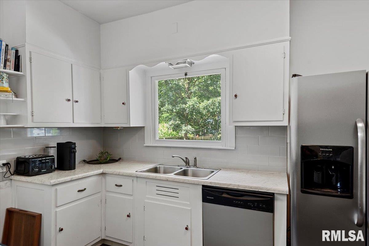 2019 Noble Avenue Springfield, IL 62704 - Photo 16 of 40 Gallery Image 16