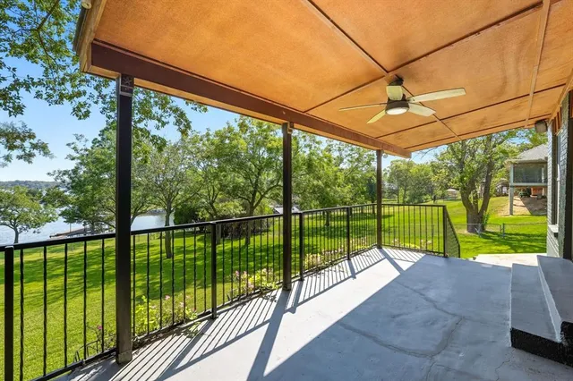 $1,020,000 | 80 Bayside Circle, Gainesville, TX 76240