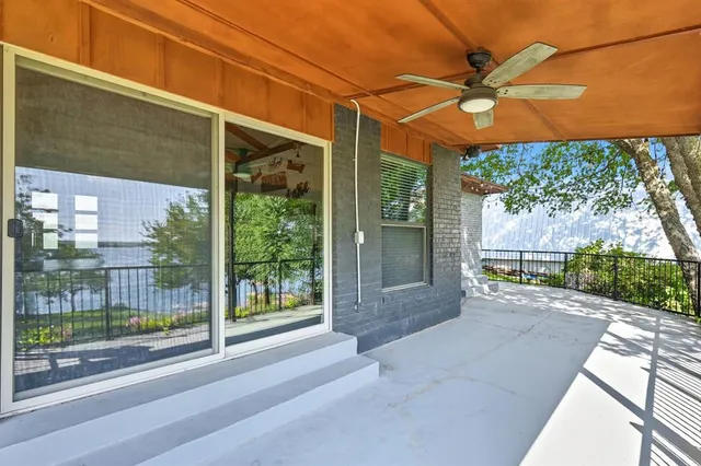 $1,020,000 | 80 Bayside Circle, Gainesville, TX 76240