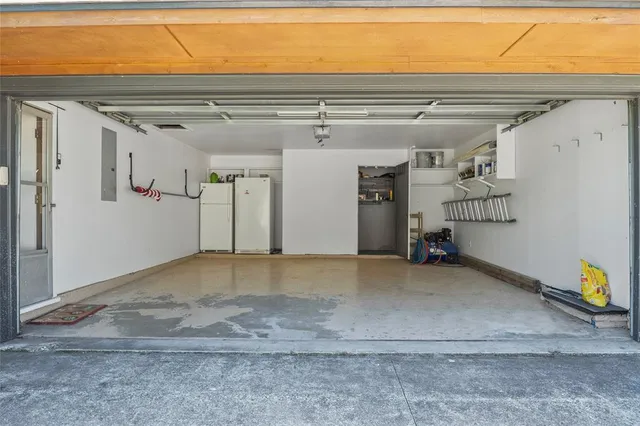 $1,020,000 | 80 Bayside Circle, Gainesville, TX 76240