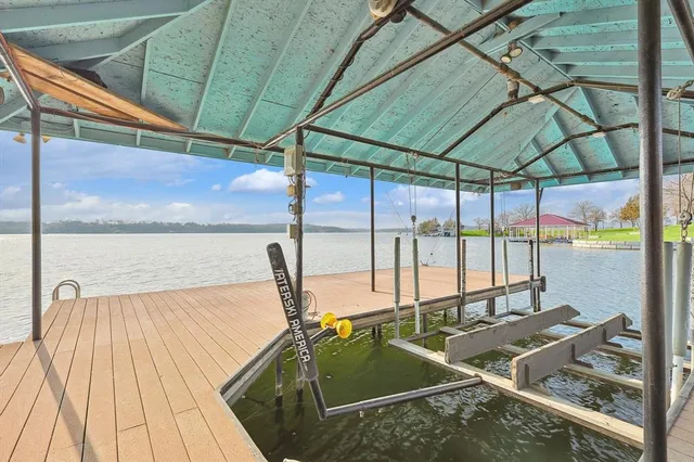 $1,020,000 | 80 Bayside Circle, Gainesville, TX 76240