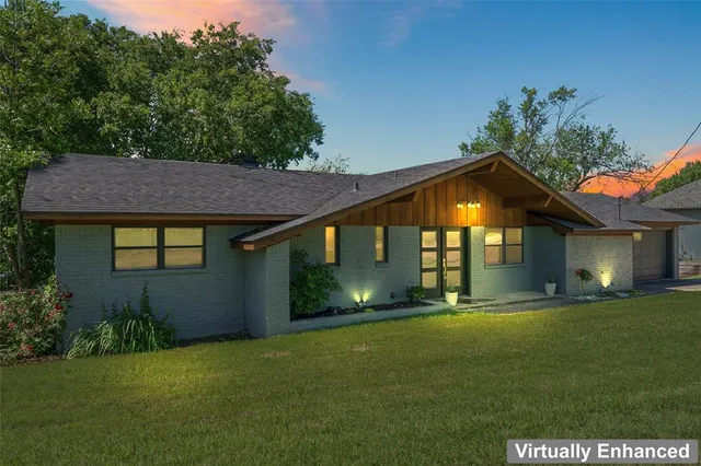 $1,020,000 | 80 Bayside Circle, Gainesville, TX 76240