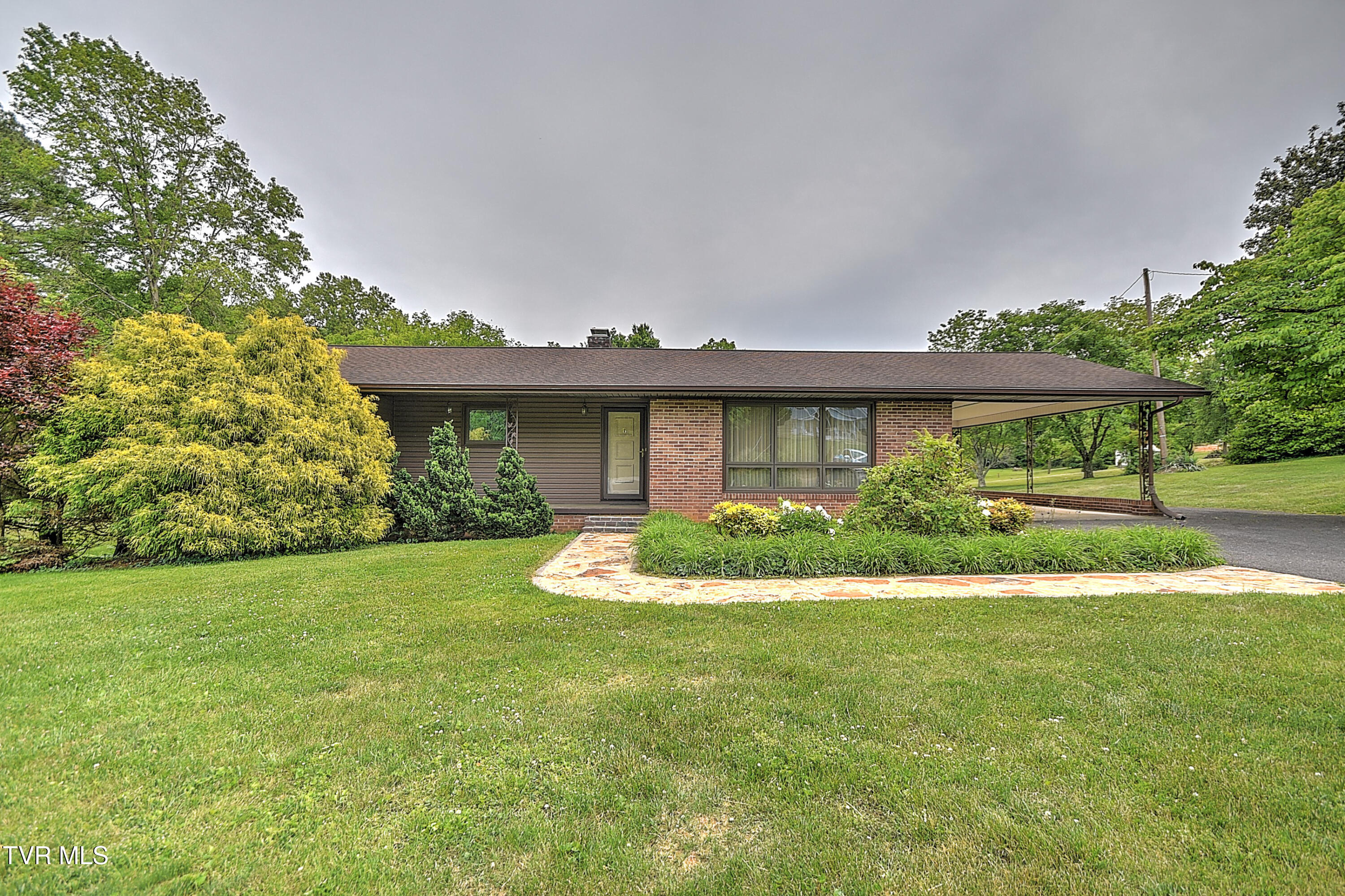 1921 Edens Ridge Road Kingsport, TN 37664 - Photo 37 of 80 1921 Edens Ridge RH-38