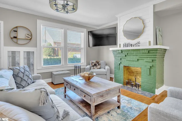 $2,000 | 801 East North Street, Unit 1, Greenville, SC 29601