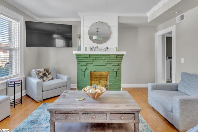 $2,000 | 801 East North Street, Unit 1, Greenville, SC 29601