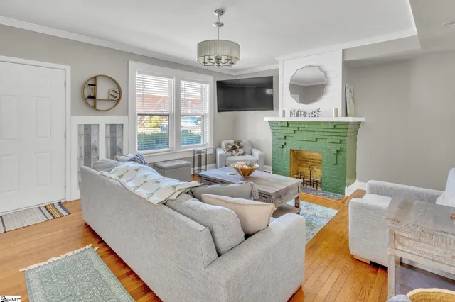 $2,000 | 801 East North Street, Unit 1, Greenville, SC 29601