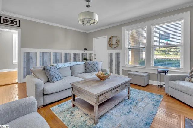 $2,000 | 801 East North Street, Unit 1, Greenville, SC 29601