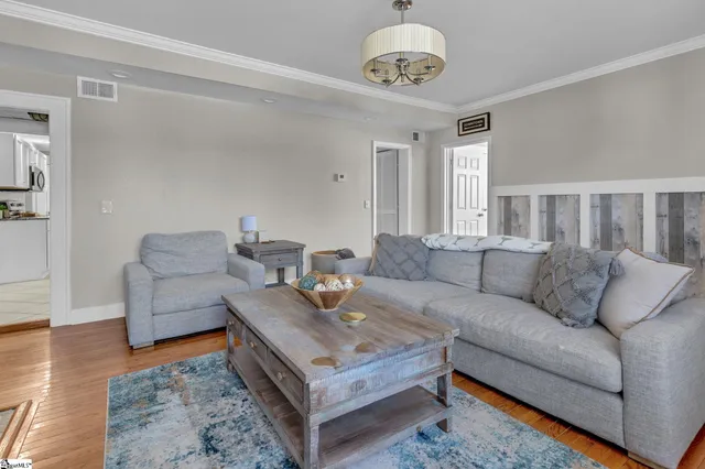 $2,000 | 801 East North Street, Unit 1, Greenville, SC 29601