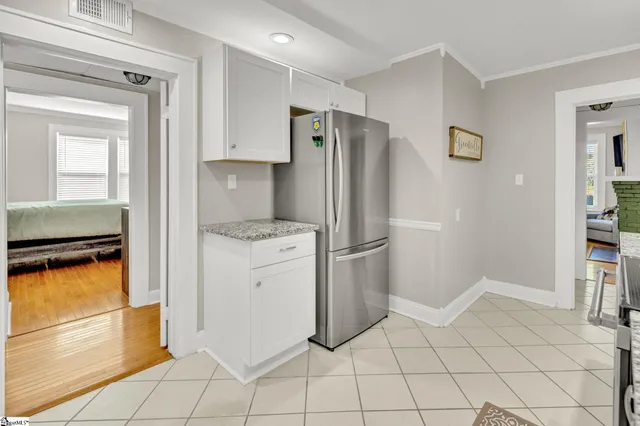 $2,000 | 801 East North Street, Unit 1, Greenville, SC 29601