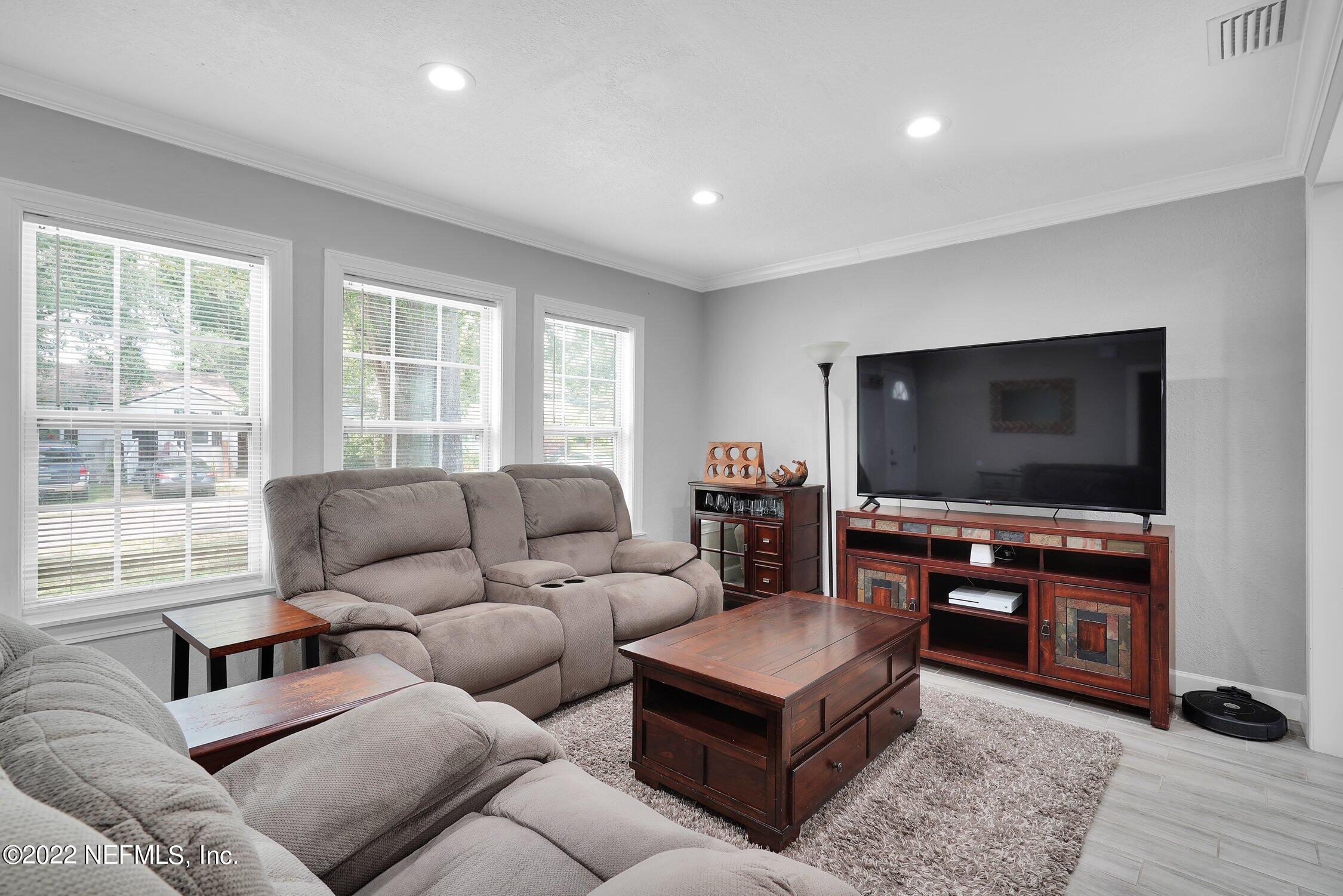 4628 Manchester Road Jacksonville, FL 32210 - Photo 6 of 26 006-4628ManchesterRoad-Jacksonville-FL-3