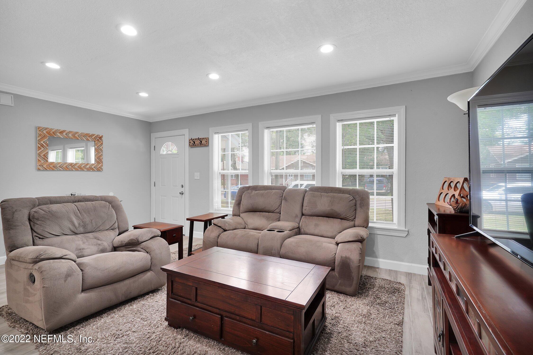 4628 Manchester Road Jacksonville, FL 32210 - Photo 7 of 26 007-4628ManchesterRoad-Jacksonville-FL-3