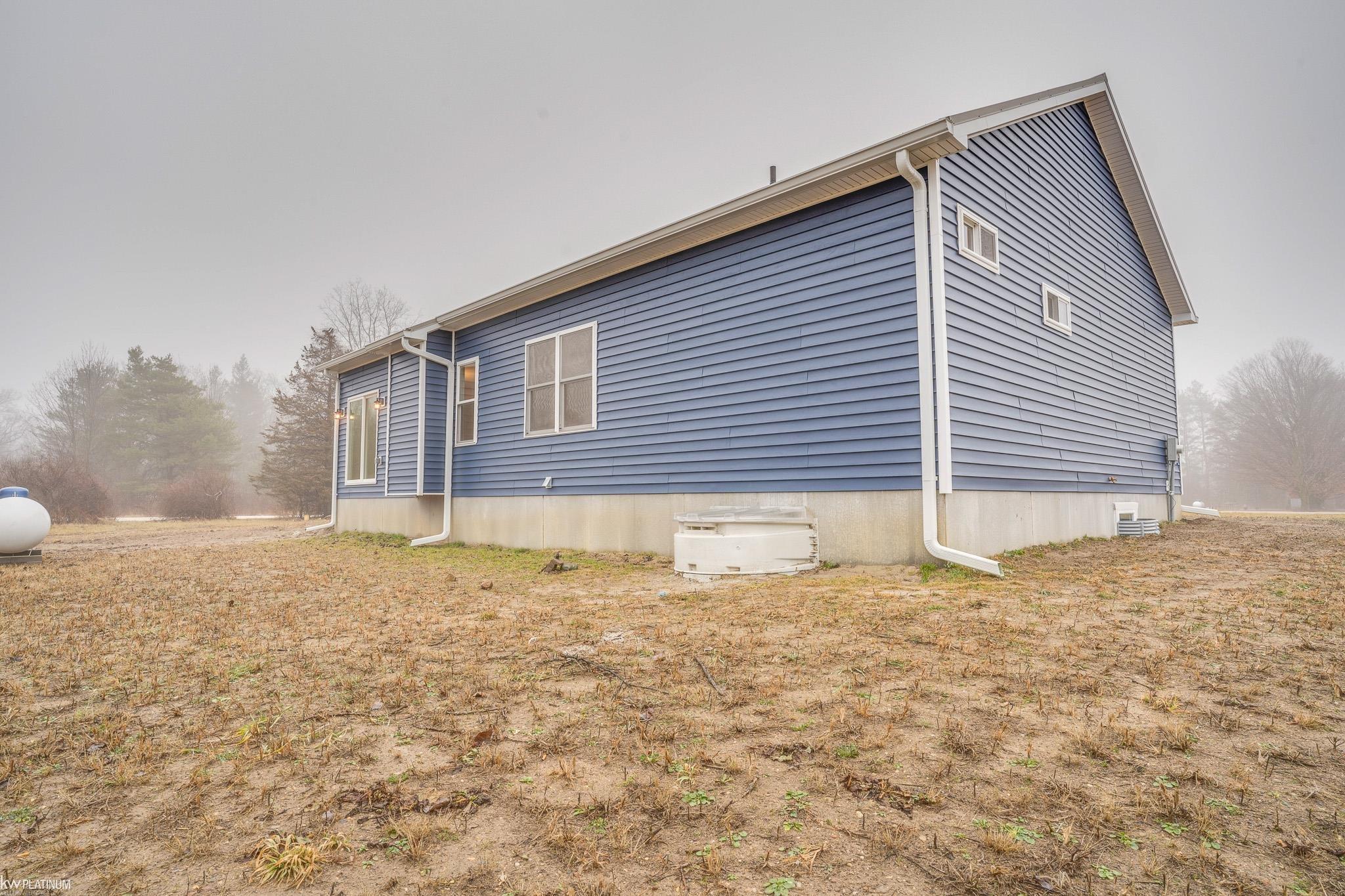 7510 Avoca Road Avoca, MI 48006 - Photo 5 of 29 50098872-4.JPG