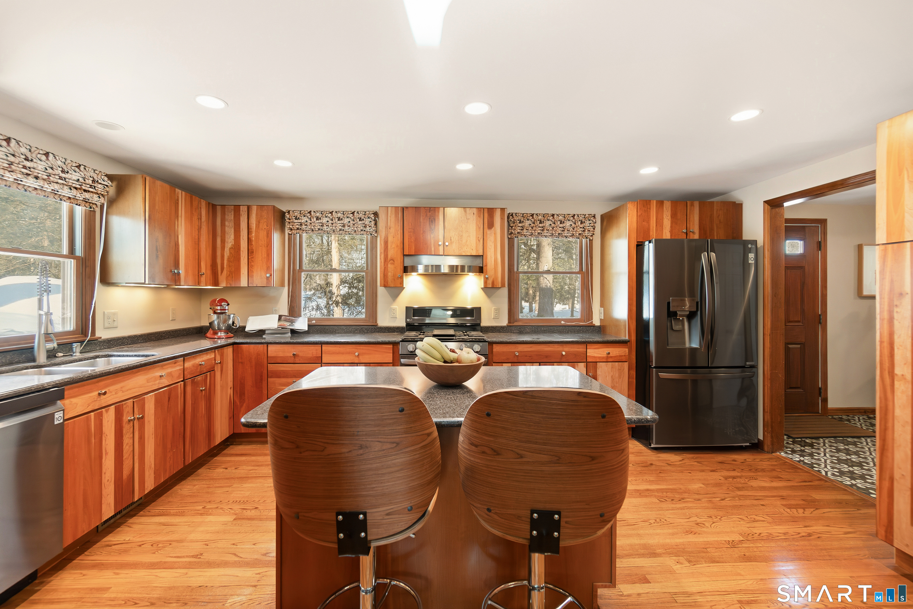 1895 Long Ridge Road Stamford, CT 06903 - Photo 4 of 33