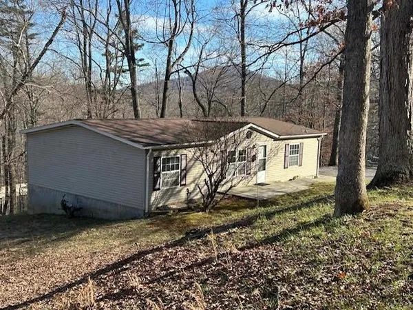 $229,000 | 104 Bentwood Drive, Blue Ridge, VA 24064