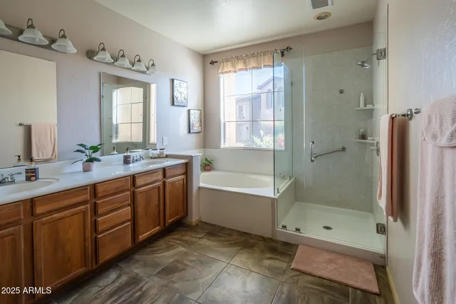 $435,000 | 10655 North 9th Street, Unit 135, Phoenix, AZ 85020
