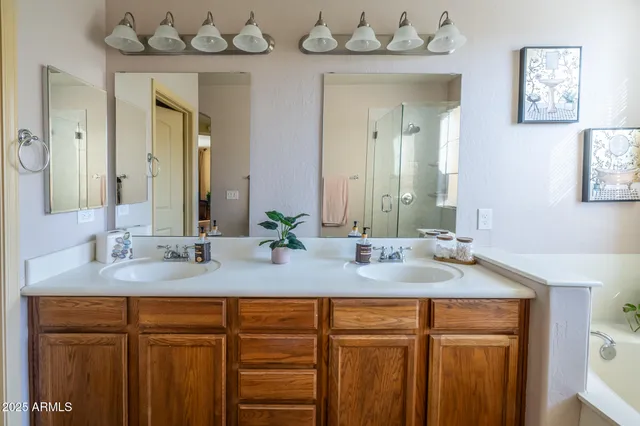 $435,000 | 10655 North 9th Street, Unit 135, Phoenix, AZ 85020