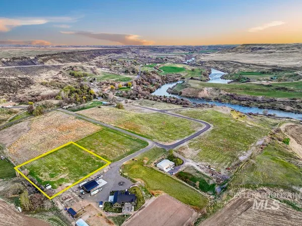 $250,000 | 0 Lot 1 River Road, Bliss, ID 83314