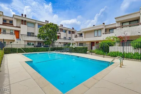 $565,000 | 2680 Lake Avenue, Unit 8, Altadena, CA 91001
