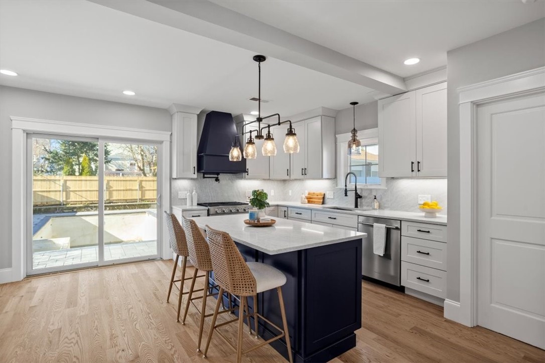 9 Whitwell Place Newport, RI 02840 - Photo 8 of 42