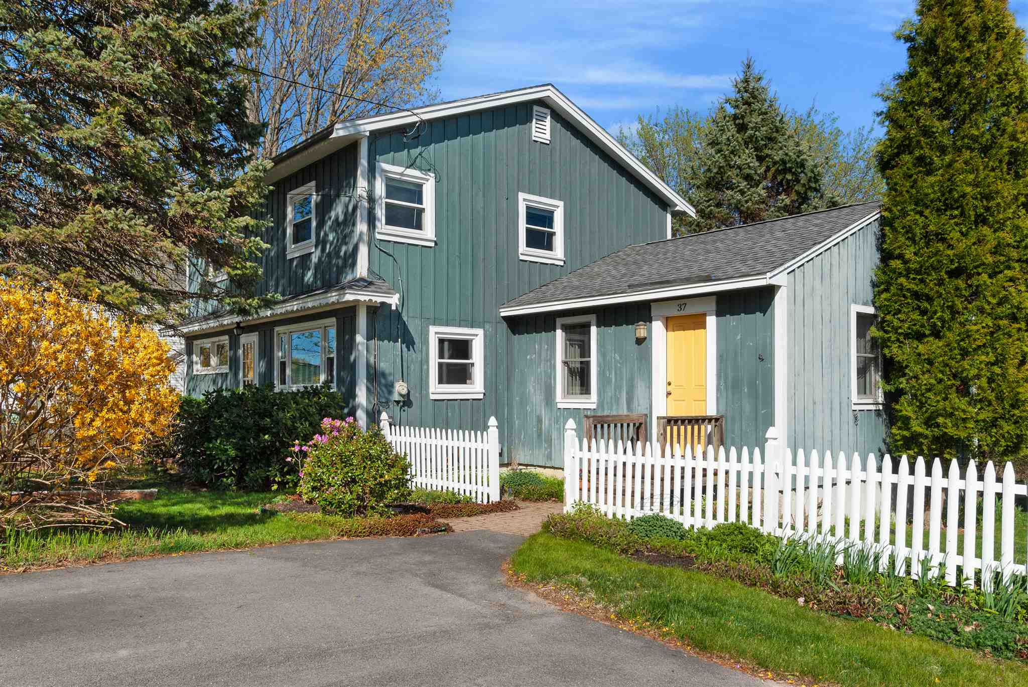 37 Rollins Road Rollinsford, NH 03869 - Photo 2 of 20 Gallery Image 2