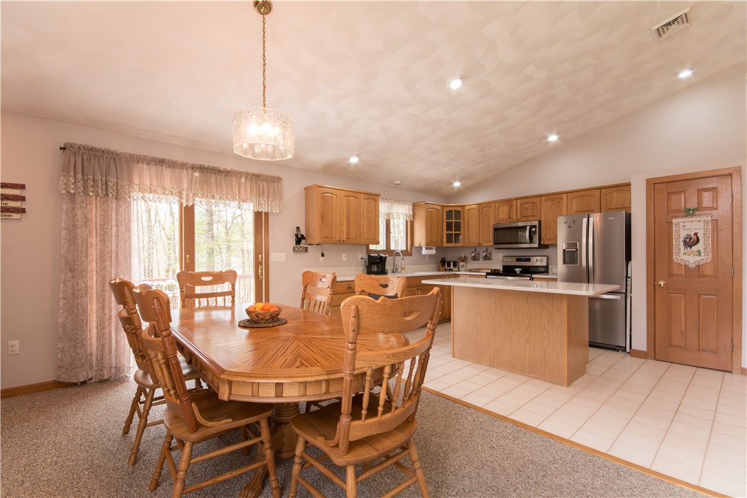 793 Hammet Road Coventry, RI 02816 - Photo 16 of 40