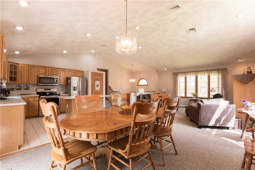 793 Hammet Road Coventry, RI 02816 - Photo 17 of 40
