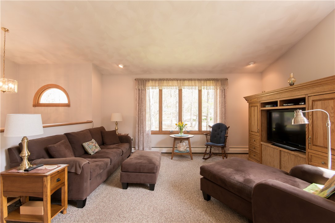 793 Hammet Road Coventry, RI 02816 - Photo 19 of 40