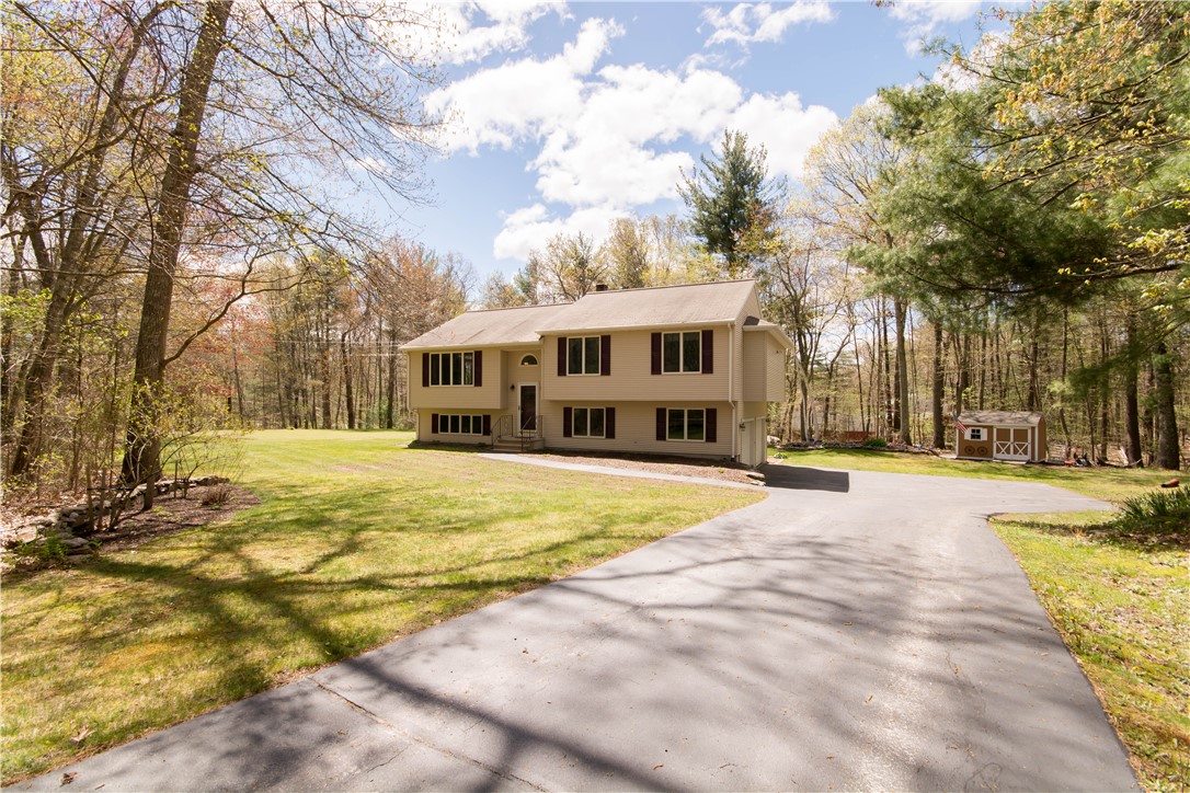 793 Hammet Road Coventry, RI 02816 - Photo 2 of 40
